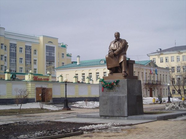 039-Памятник А.С. Попову